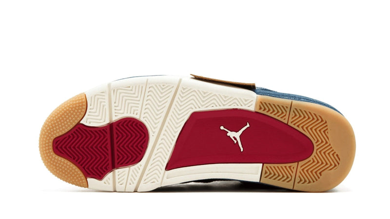 Air Jordan 4 Retro x KAWS