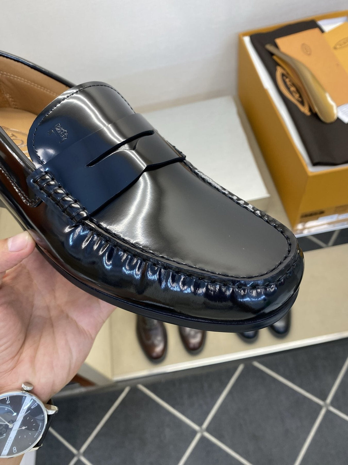 TOD'S Men's Glossy Dark Navy Penny Loafers