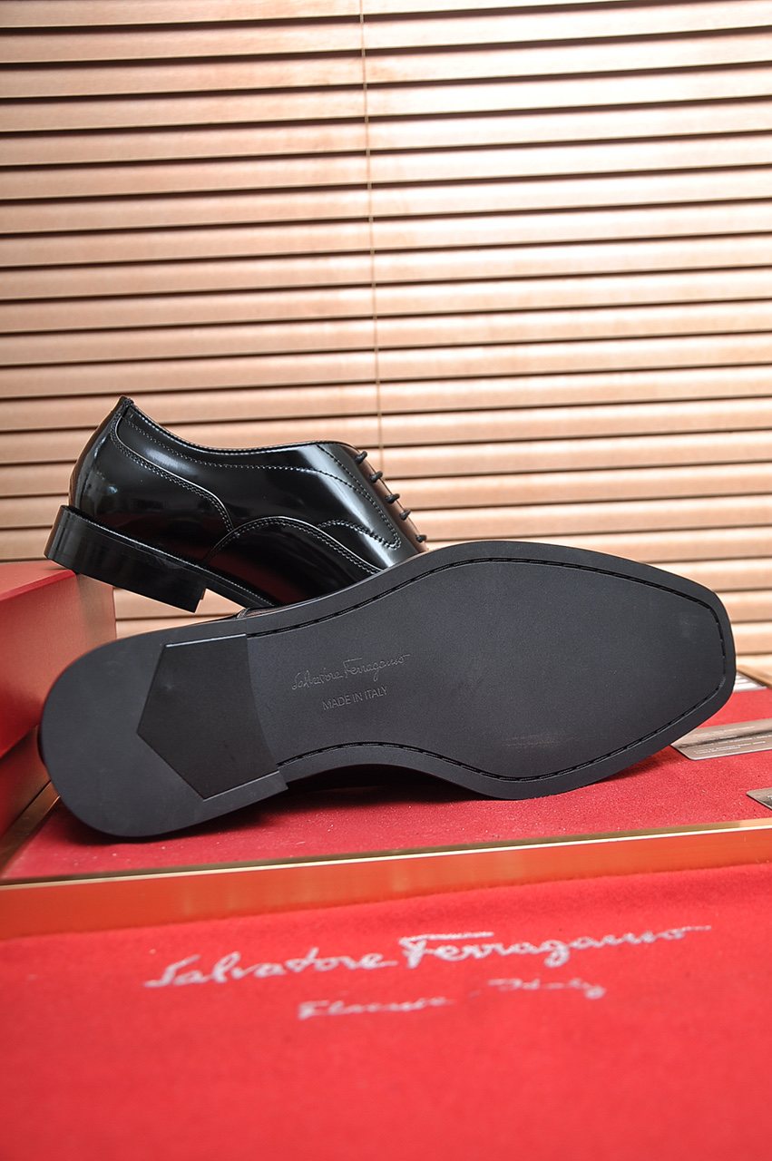 Salvatore Ferragamo Black Cap-Toe Lace-Up Dress Shoes