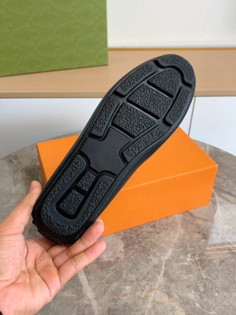Men's Black Textured Hardware Loafers